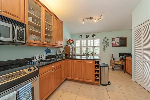 Naples, FL 34105,524 Woodshire LN #E4