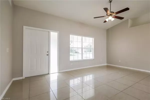 Lehigh Acres, FL 33971,1910 Wanda AVE N