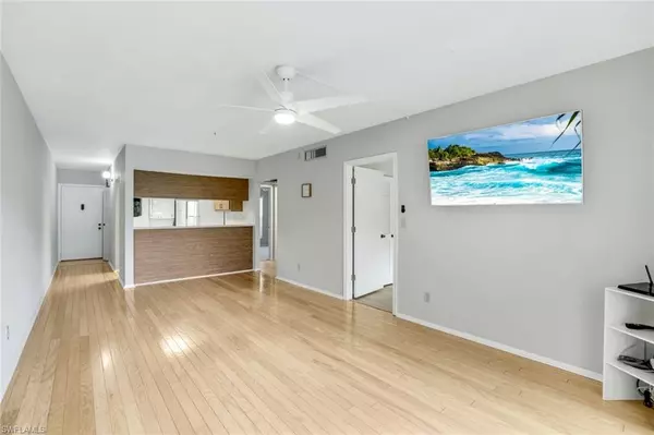 Marco Island, FL 34145,35 GREENBRIER ST #6-102