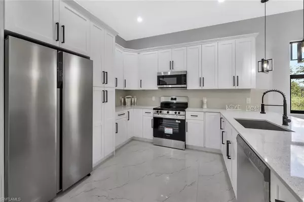 Naples, FL 34120,4276 72ND AVE NE