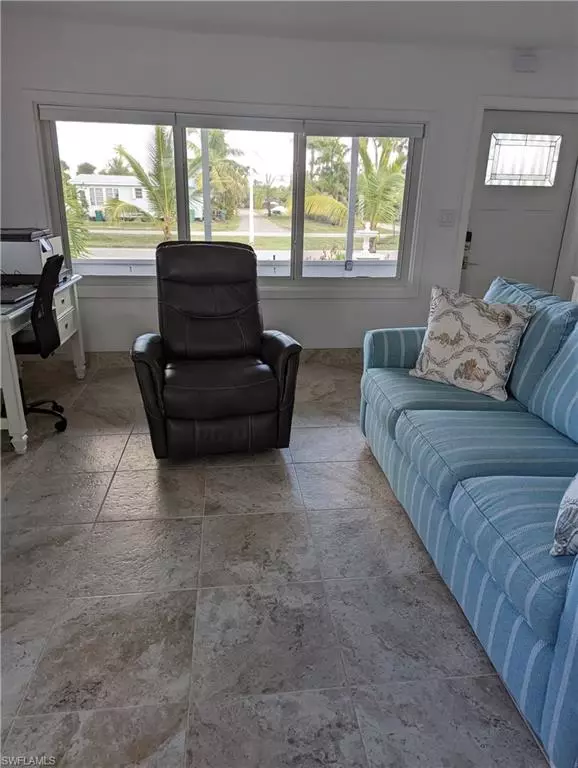 Everglades City, FL 34139,313 Copeland AVE N