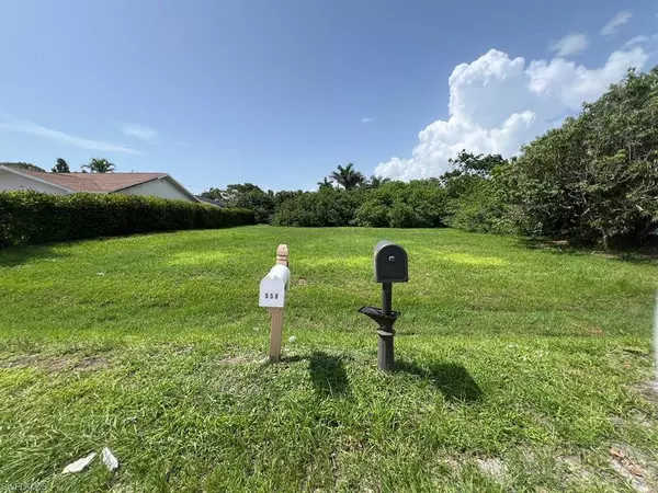 Naples, FL 34108,553 100th AVE N