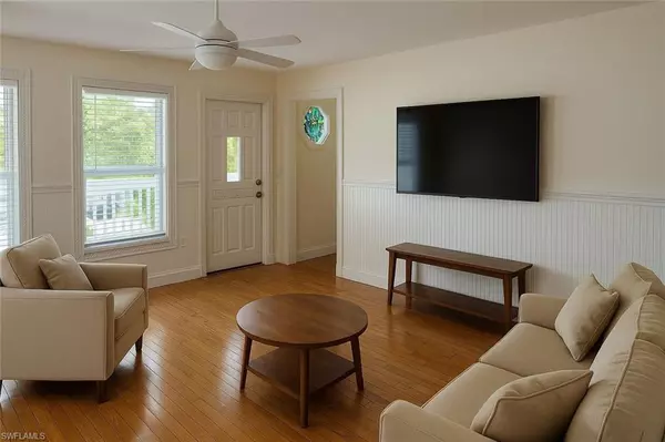 Naples, FL 34112,2662 Riverview DR