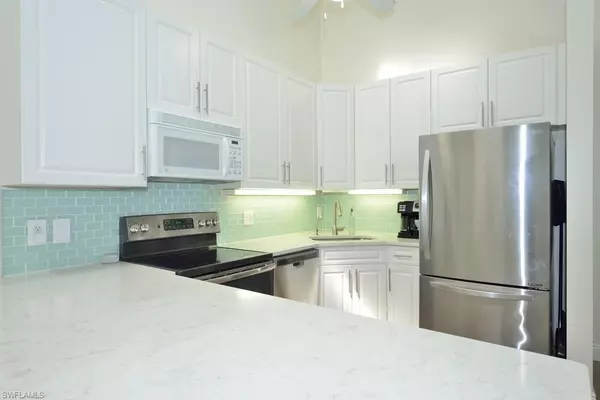 Naples, FL 34109,4325. Covey CIR #10 B