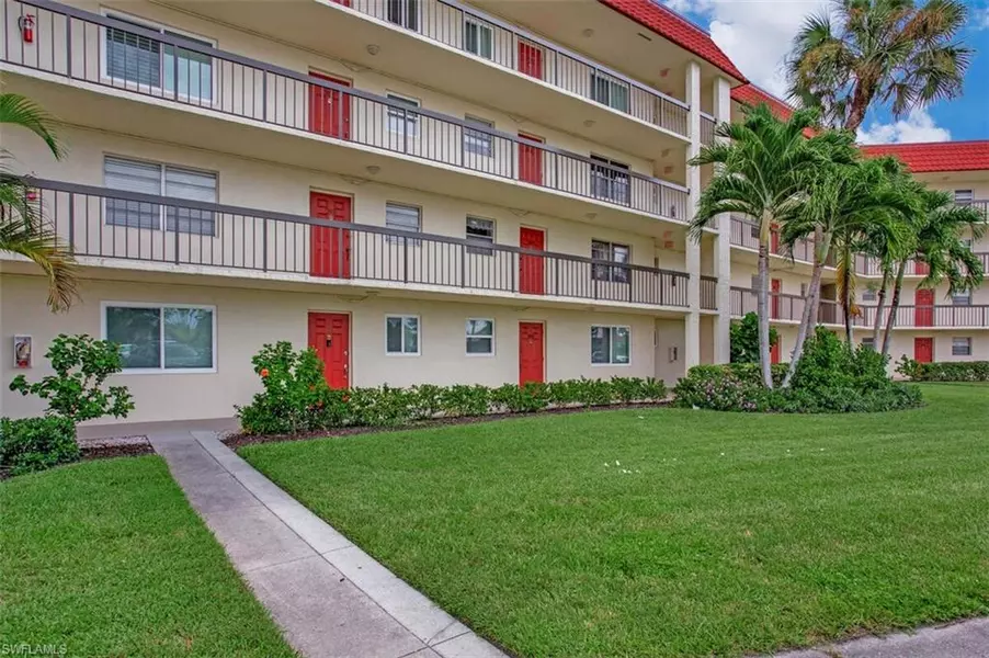 4380 27th CT SW #1, Naples, FL 34116