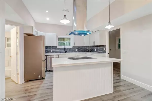 Fort Myers, FL 33905,11100 Orange River BLVD