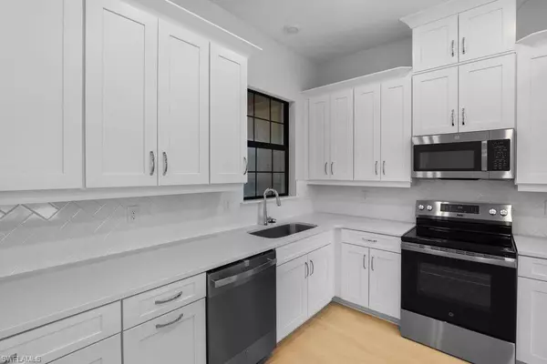 Naples, FL 34114,15315 Lucerna ST #202