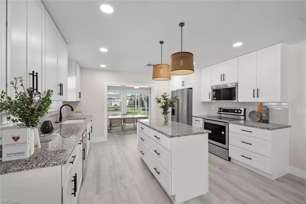 Naples, FL 34108,527 97th AVE N
