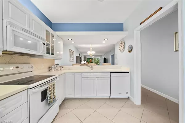 Naples, FL 34112,2325 Hidden Lake DR #3809