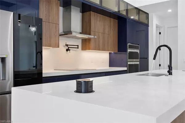 Cape Coral, FL 33914,926 Gleason PKWY