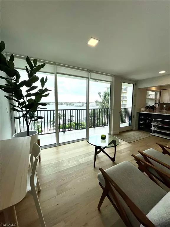 3500 Gulf Shore BLVD N #406, Naples, FL 34103