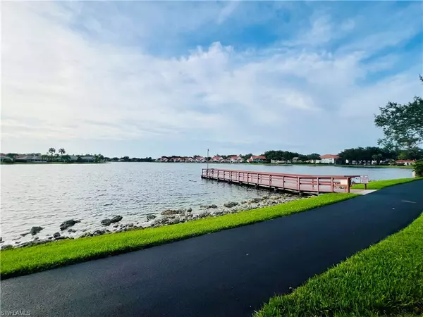 613 Squire CIR #202, Naples, FL 34104