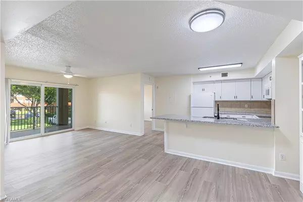 Naples, FL 34104,1275 Wildwood Lakes BLVD #203