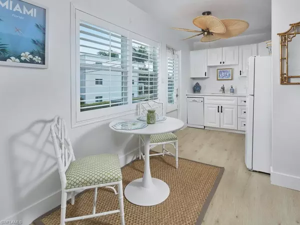 Naples, FL 34102,271 8th AVE S #271