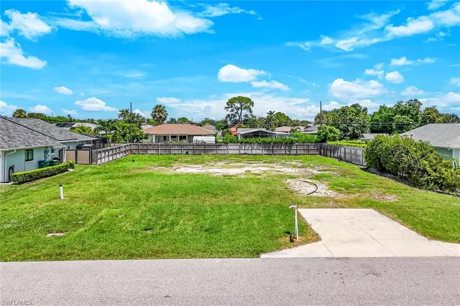 741 95th AVE N, Naples, FL 34108