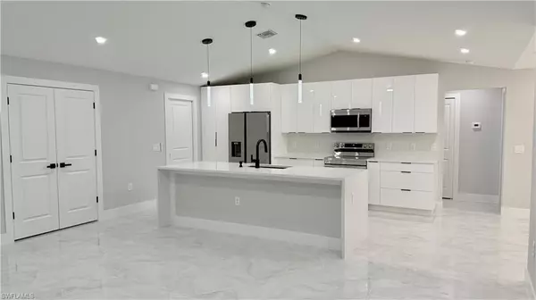 Lehigh Acres, FL 33976,2710 52ND ST SW