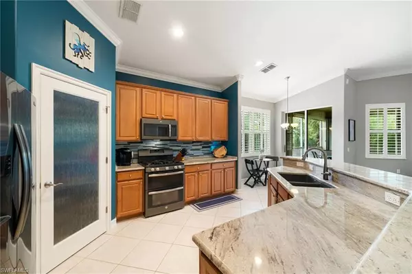 1630 Tarpon Bay DR S #201, Naples, FL 34119