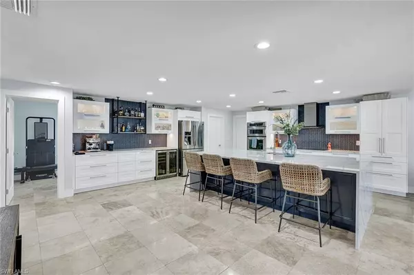 Marco Island, FL 34145,921 Scott DR