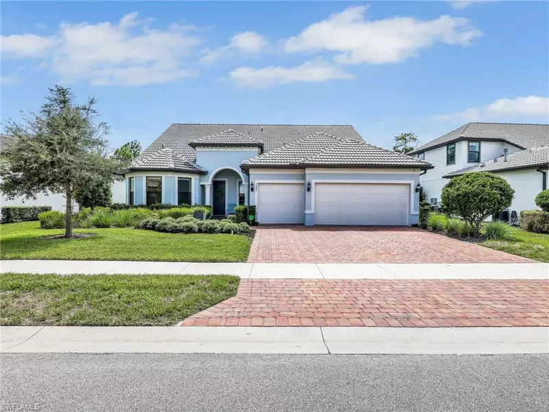9487 Greyhawk TRL, Naples, FL 34120
