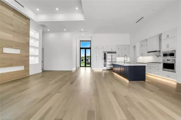 Naples, FL 34102,1248 13th AVE N