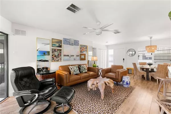 Naples, FL 34103,4072 Belair LN #403