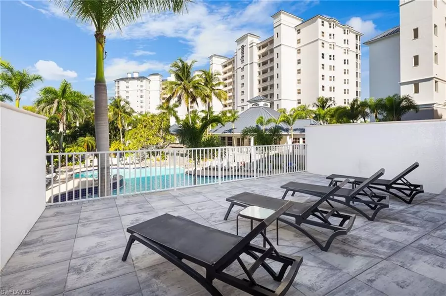460 Launch CIR #202, Naples, FL 34108