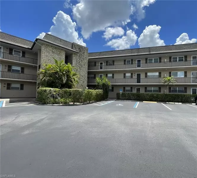 5435 Rattlesnake Hammock RD #202, Naples, FL 34113