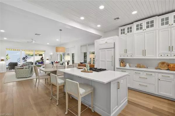 Naples, FL 34102,477 3rd AVE S #2