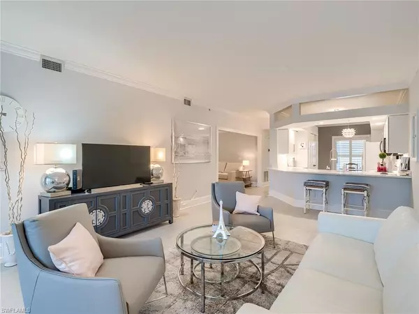 Naples, FL 34110,1016 MANOR LAKE DR