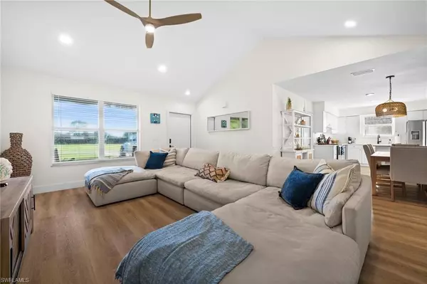 Naples, FL 34108,738 95th AVE N