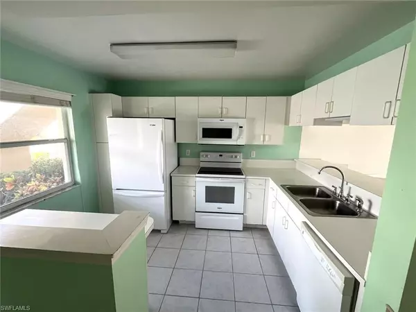 North Fort Myers, FL 33917,5709 Foxlake DR #102