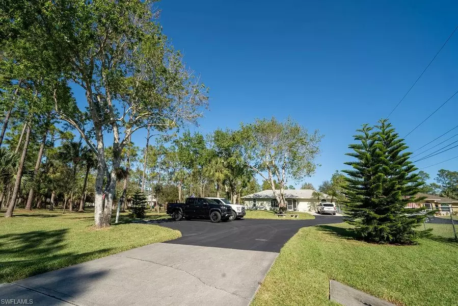2421 22nd AVE NE, Naples, FL 34120