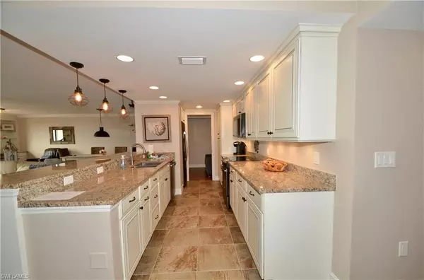 Naples, FL 34108,10851 Gulf Shore DR #1402