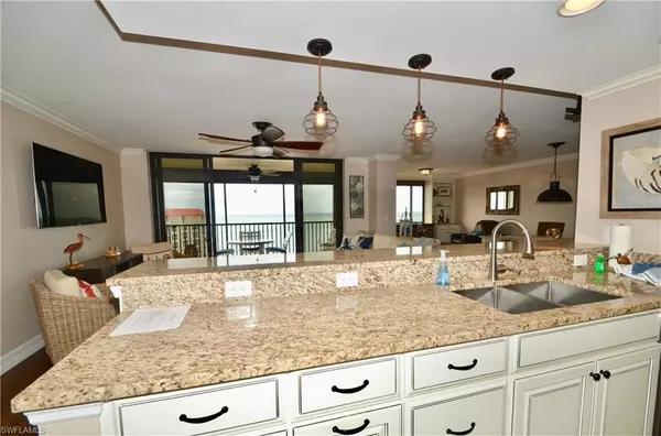 Naples, FL 34108,10851 Gulf Shore DR #1402