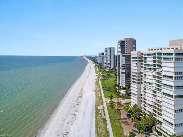 Naples, FL 34104,555 Park Shore Dr #B302
