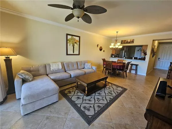 9735 Acqua CT #635, Naples, FL 34113