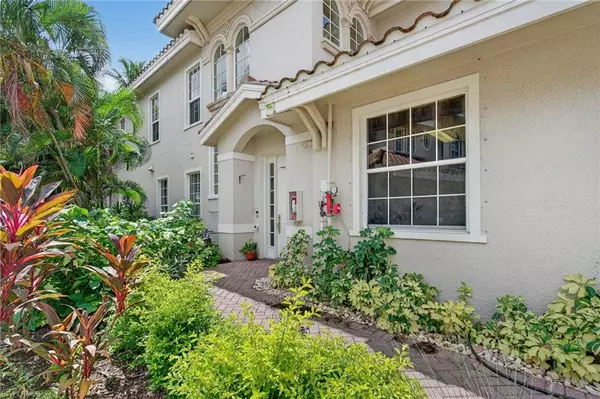 Naples, FL 34114,3168 Serena LN #201