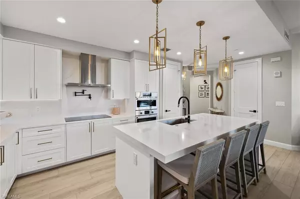Naples, FL 34102,1115 Central AVE #451