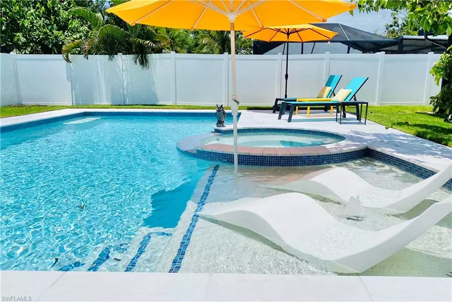 564 107th AVE N, Naples, FL 34108