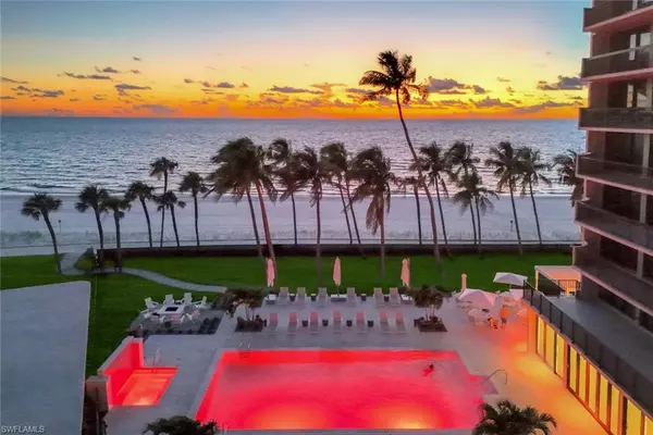 Naples, FL 34103,4001 Gulf Shore BLVD N #902