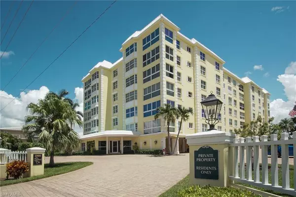 Naples, FL 34102,1900 Gulf Shore BLVD N #602