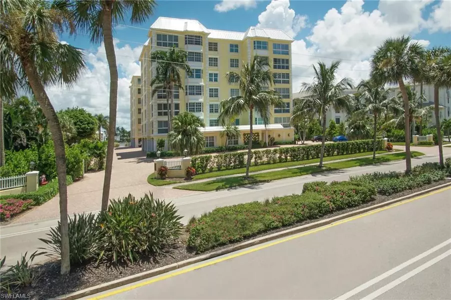1900 Gulf Shore BLVD N #602, Naples, FL 34102