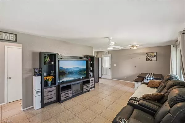 Fort Myers, FL 33905,12619 2nd ST