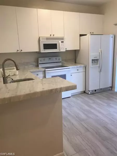 3265 Amanda LN #3, Naples, FL 34109