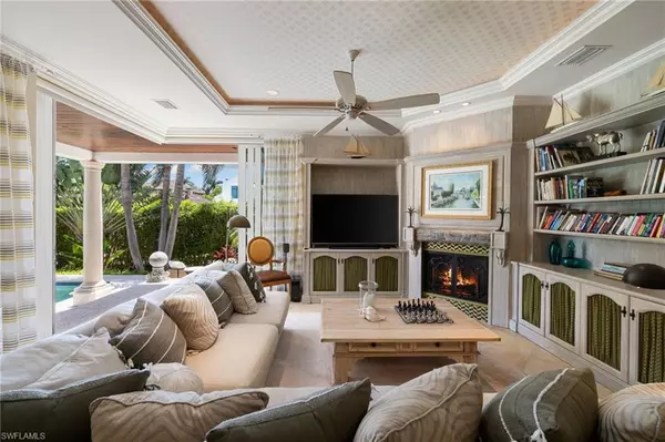 Naples, FL 34102,590 17th AVE S