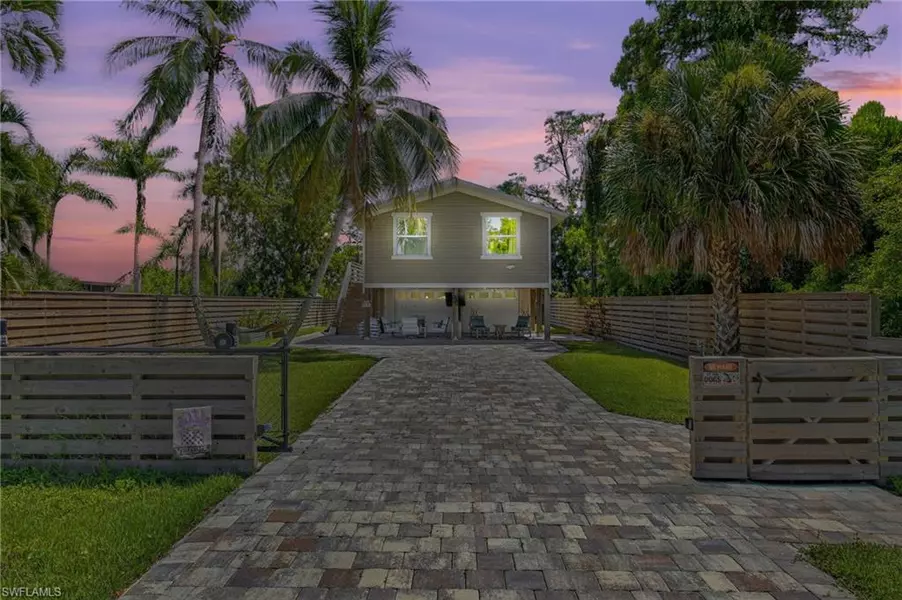 3020 Woodside AVE, Naples, FL 34112