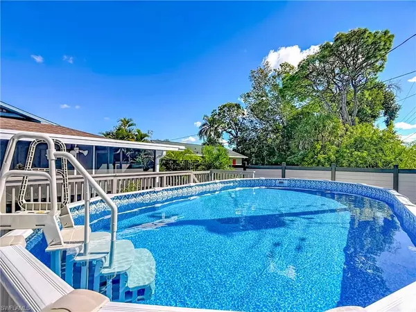 Bonita Springs, FL 34134,4411-4413 Little Hickory RD