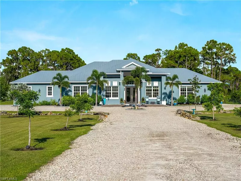 9016 Falcon CT, Venice, FL 34293