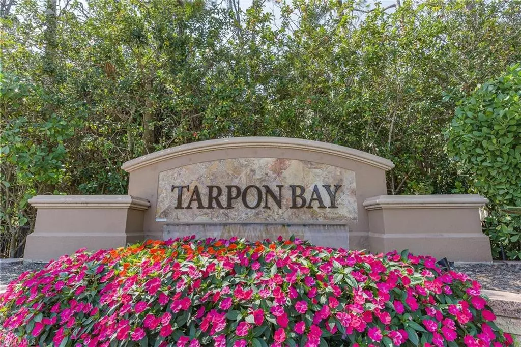 Naples, FL 34119,1760 Tarpon Bay DR S #102