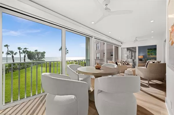 Naples, FL 34103,2901 Gulf Shore BLVD N #101S